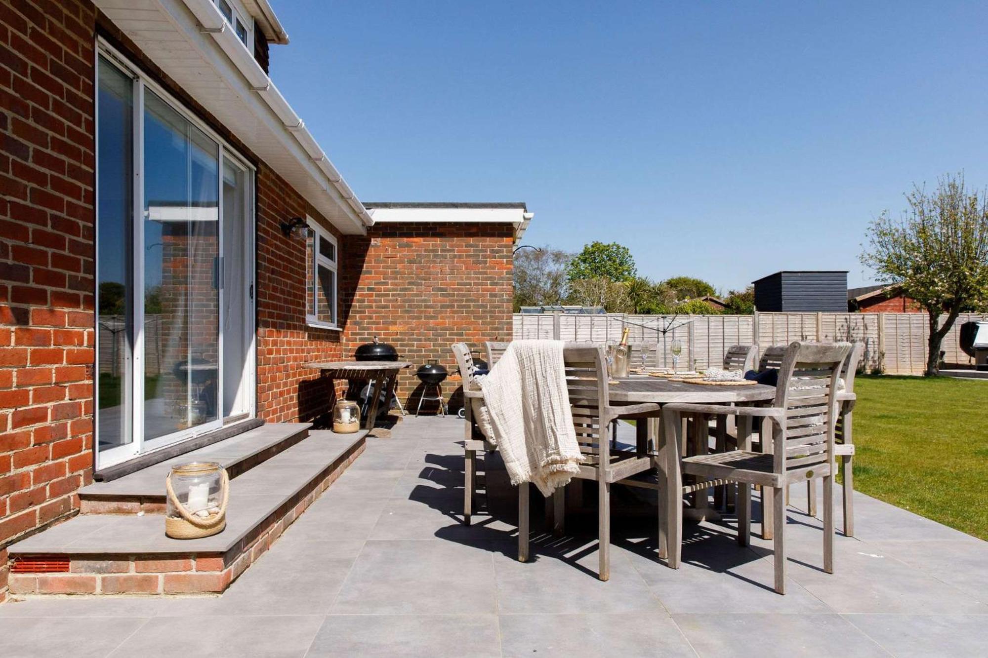 Spacious Home For 8 In Witterings - Walk To Beach East Wittering Eksteriør bilde