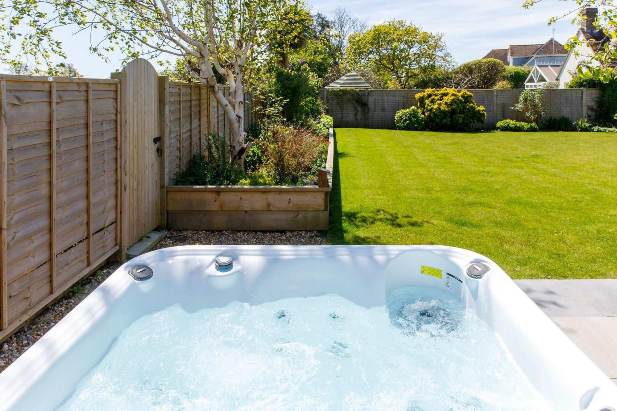 Spacious Home For 8 In Witterings - Walk To Beach East Wittering Eksteriør bilde